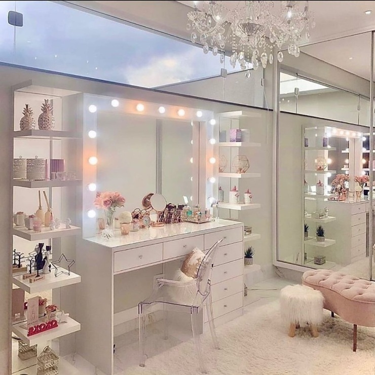 Mom's Femcave